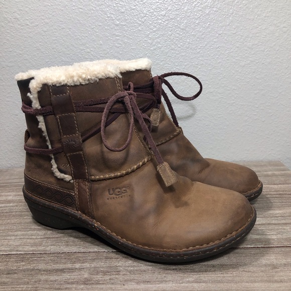 UGG Shoes - Ugg Cove Shearling Ankle Boots